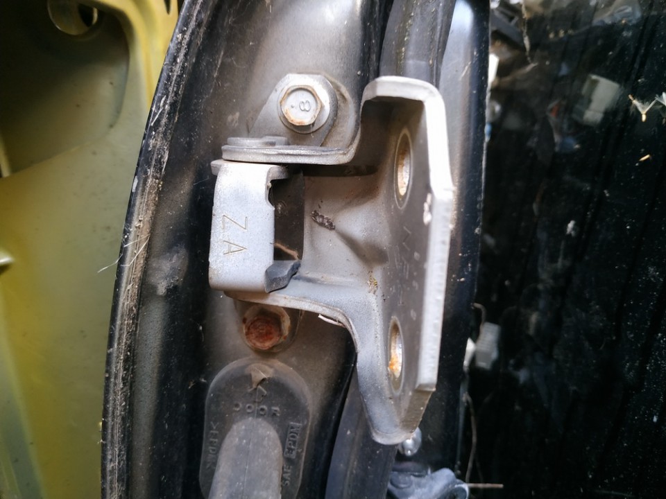 Subaru Legacy 2009 Priekiniu duru vyris P. - Thumbnail 2