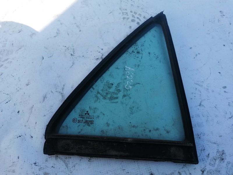 Mitsubishi Carisma 1998 Quarter glass - REAR RIGHT
