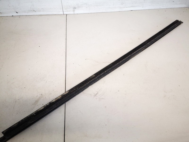 Volkswagen Bora 1998 Glass Trim Molding-weatherstripping - FRONT LEFT - Thumbnail 3