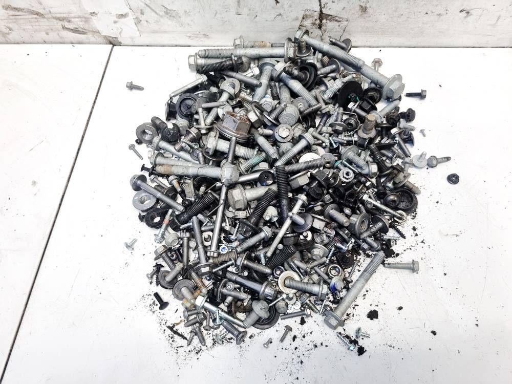 Tesla Model Y 2023 Automobilio varztu komplektas