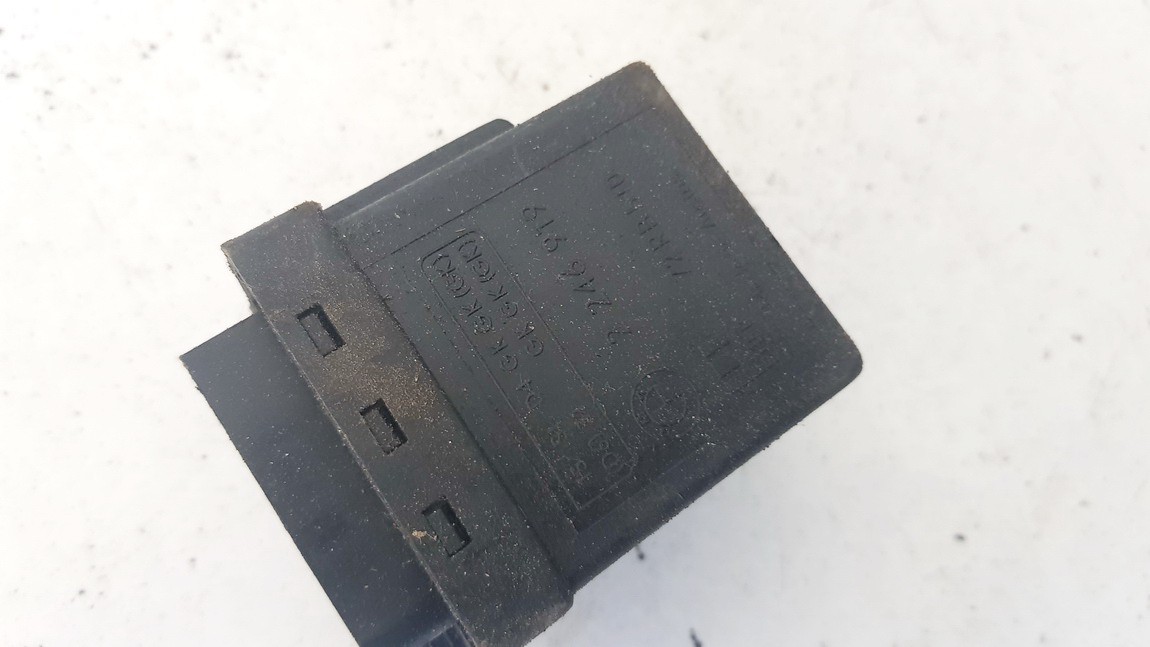 2246919 BMW 5-Series 2003 Zvakiu Pakaitinimo rele - Thumbnail 2