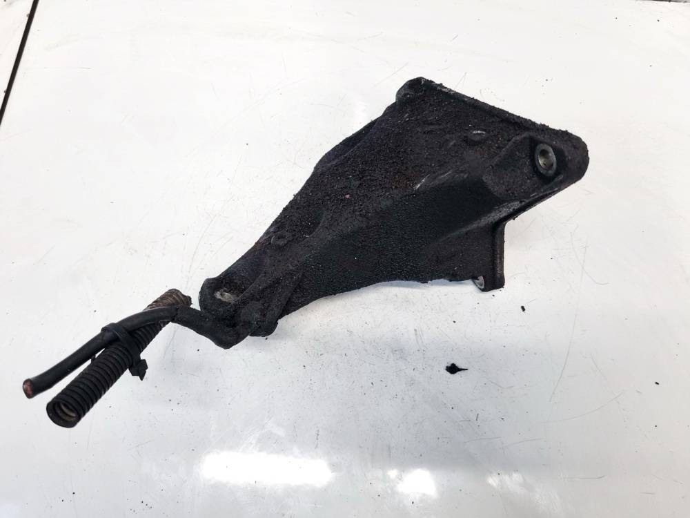 8D0199308AG Skoda Superb 2004 Engine Mount Bracket and Gearbox Mount Bracket