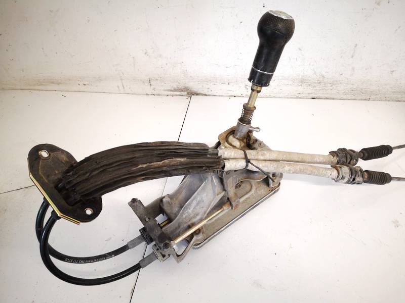 1J0711565 Ford Galaxy 2002 Begiu perjungimo kulisa mechanine