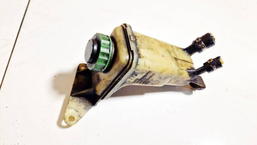 8D0422373C Volkswagen Passat 1997 Power Steering Pump Oil Reservoir Tank