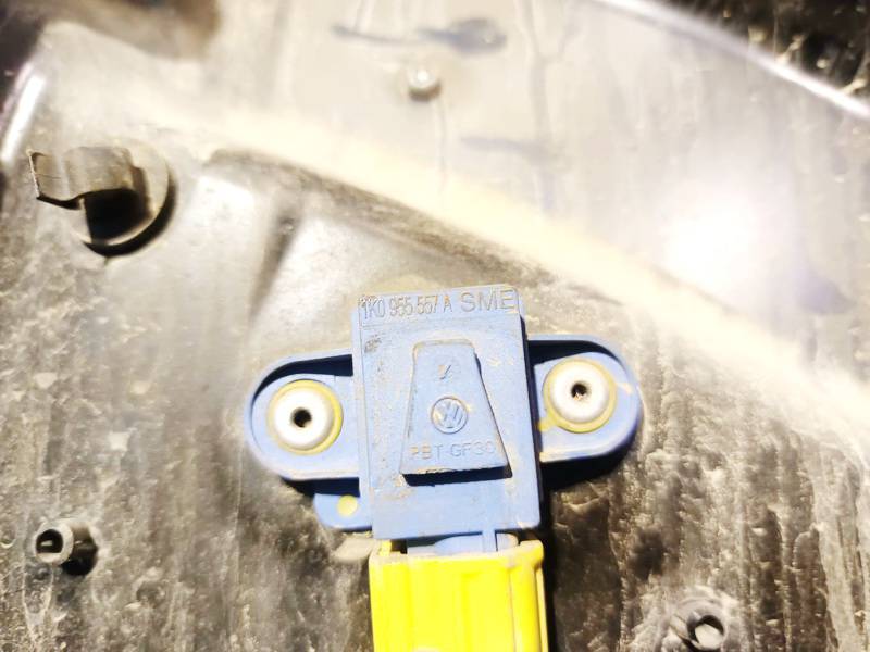 1K0955557A Volkswagen Passat 2005 Srs Airbag crash sensor - Thumbnail 3