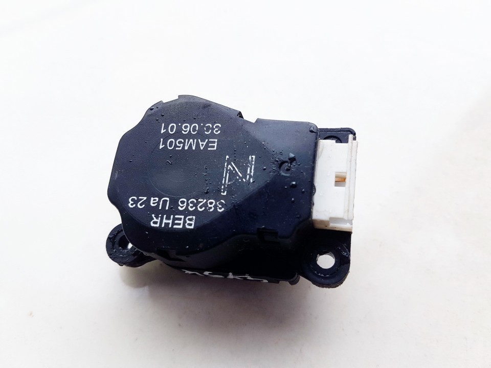 38236UA23 Mercedes-Benz S-CLASS 2001 Sildītāja vārsta motoriņš