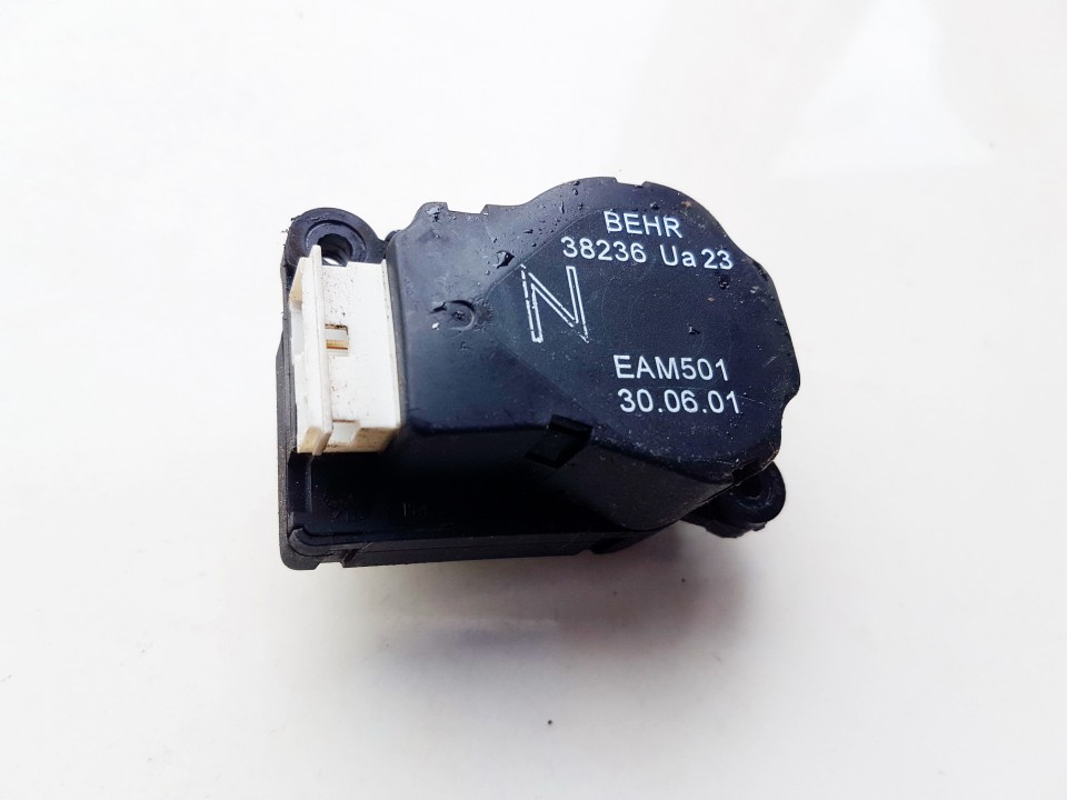 38236UA23 Mercedes-Benz S-CLASS 2001 Sildītāja vārsta motoriņš