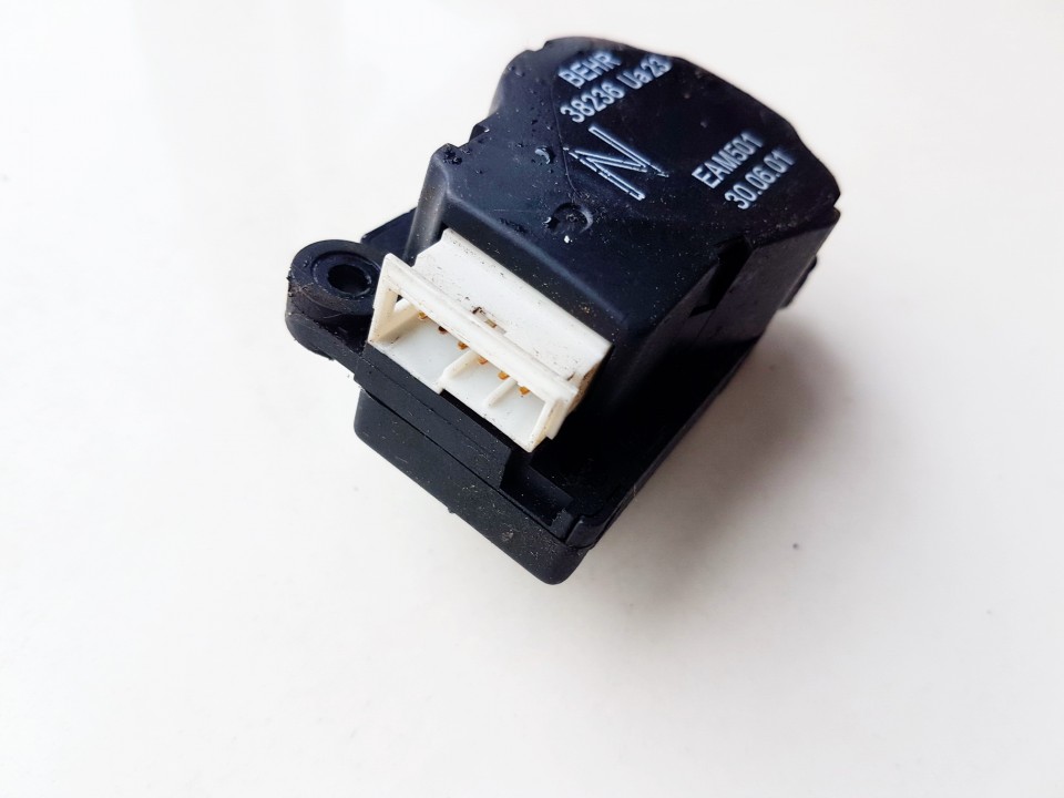 38236UA23 Mercedes-Benz S-CLASS 2001 Sildītāja vārsta motoriņš - Thumbnail 2