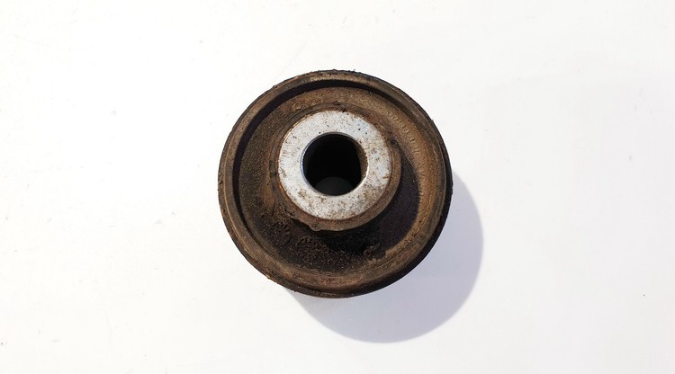 KVF500180 Land-Rover Discovery 2006 Engine Mounting and Transmission Mount (Engine support)