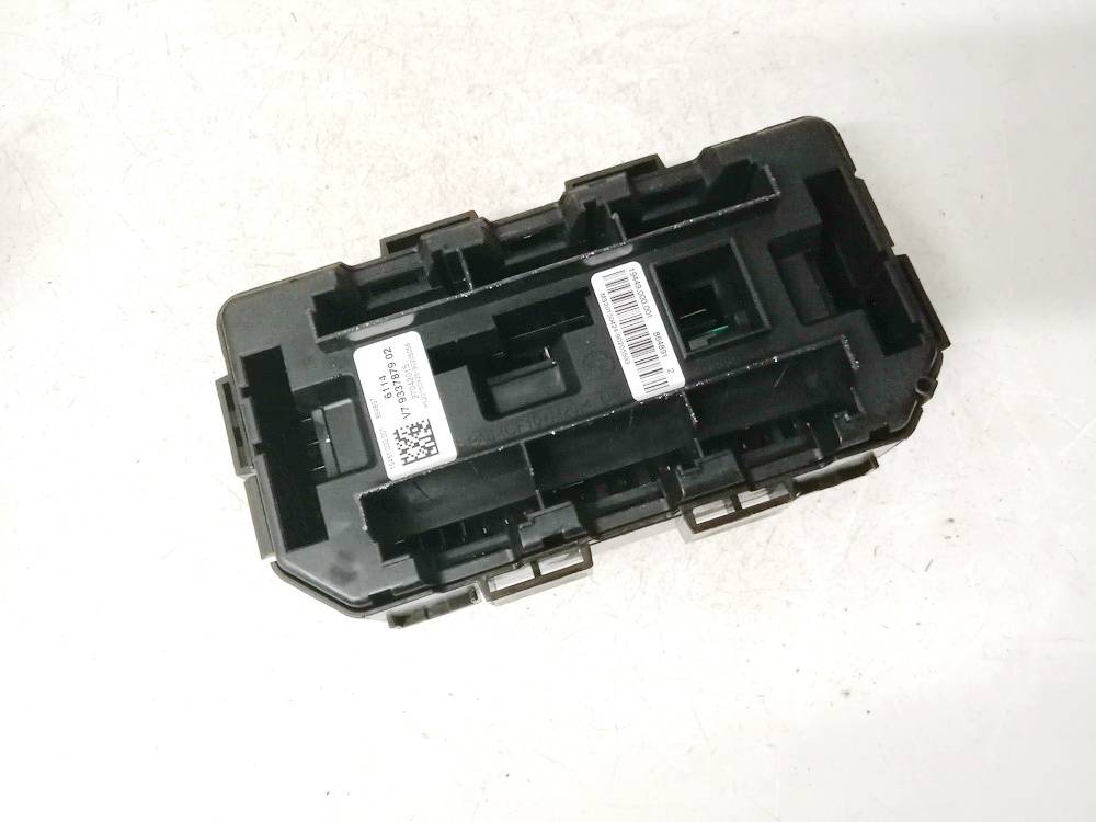 933787902 BMW 3-Series 2014 Saugikliu deze - Thumbnail 2