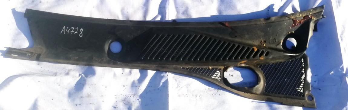 7700410608 Renault Clio 2004 Listwa osłonowa wycieraczki - PRZEDNIE