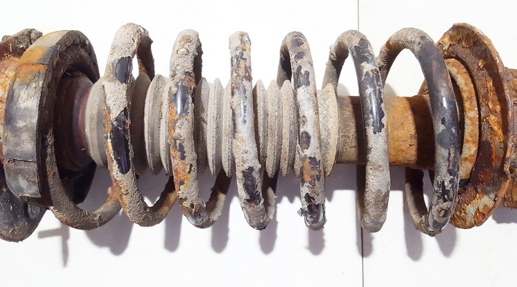 Volvo 850 1995 Sprężyna przedniego amortyzatora