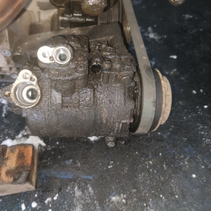 64526910458 BMW 3-Series 1999 Pompa klimatyzacji