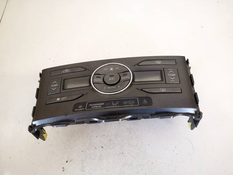 5590012A30B Toyota Auris 2007 Climate Control Panel (heater control switches)