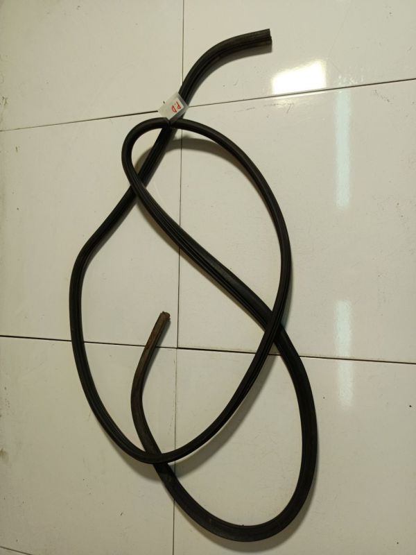 Iveco Daily 2007 GOMAS CONTORNO PUERTA - DELANTERO DERECHO