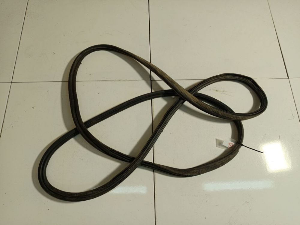 Ford S-Max 2007 Gumowa uszczelka bagażnika tylnego