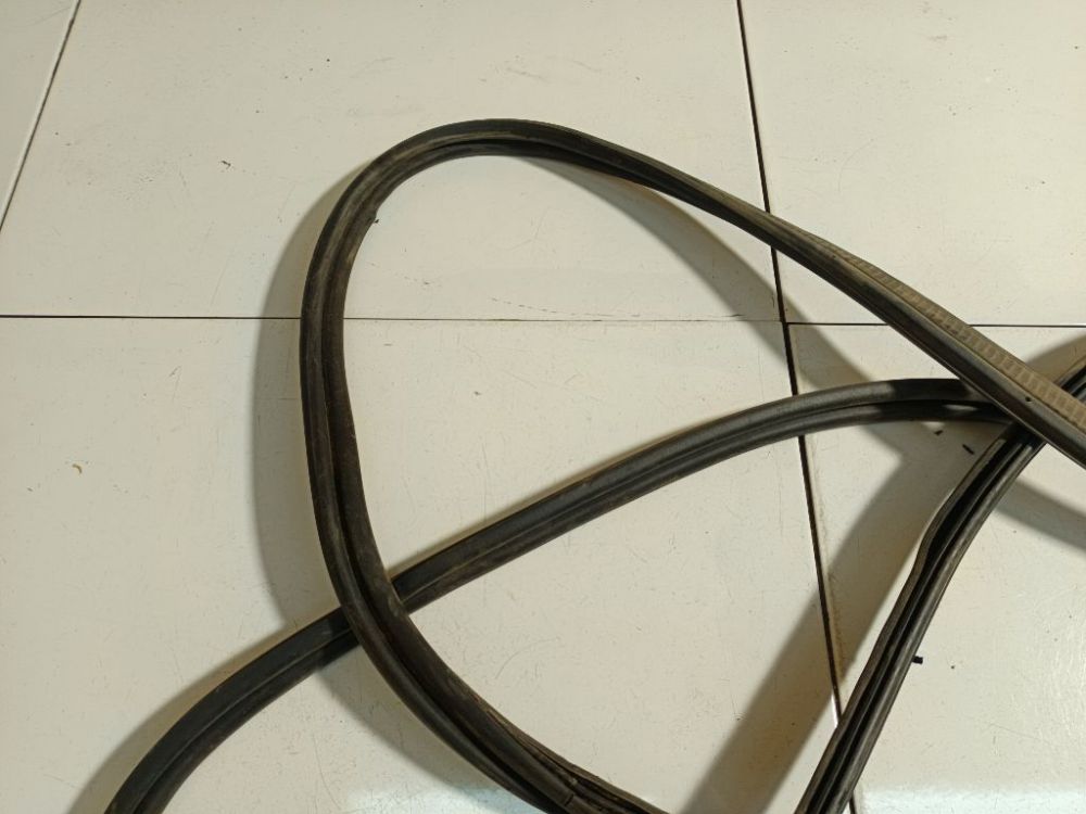 Ford S-Max 2007 Gumowa uszczelka bagażnika tylnego - Thumbnail 2