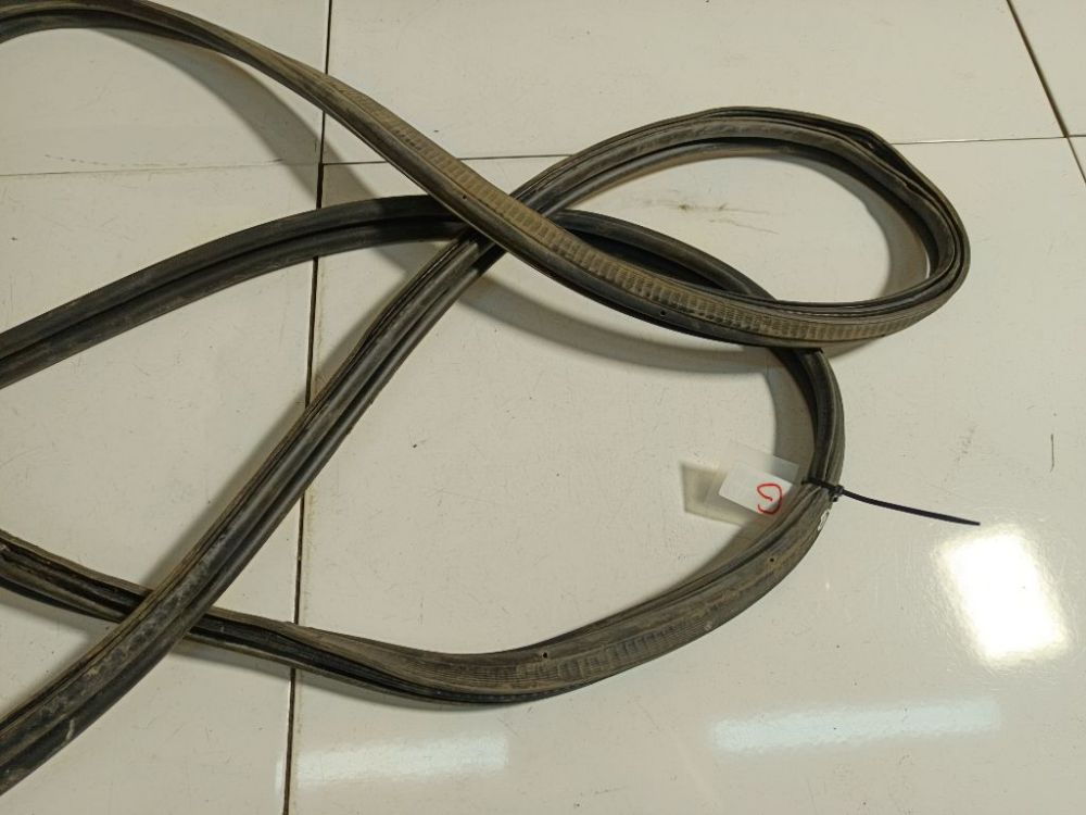 Ford S-Max 2007 Gumowa uszczelka bagażnika tylnego - Thumbnail 3