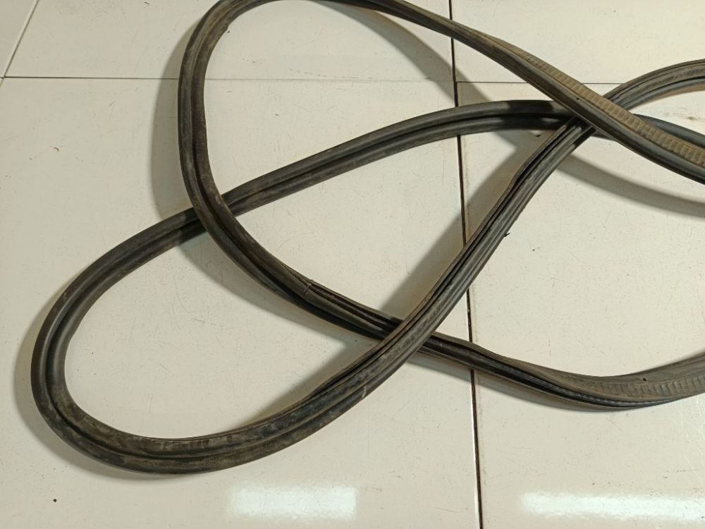 Ford S-Max 2007 Gumowa uszczelka bagażnika tylnego - Thumbnail 4