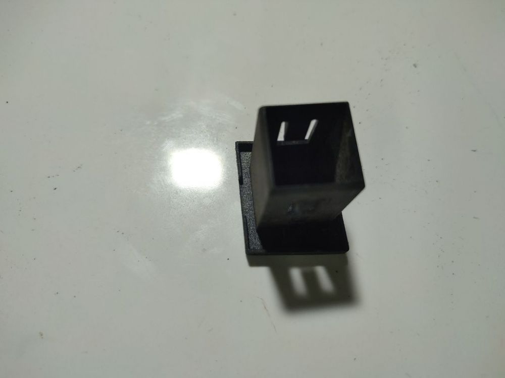 09147911 Opel Omega 2001 Wykończenie wnętrza (plastikowe elementy) - Thumbnail 4