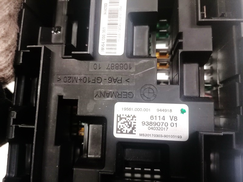 938907001 BMW 3-Series 2012 Fuse box - Thumbnail 3