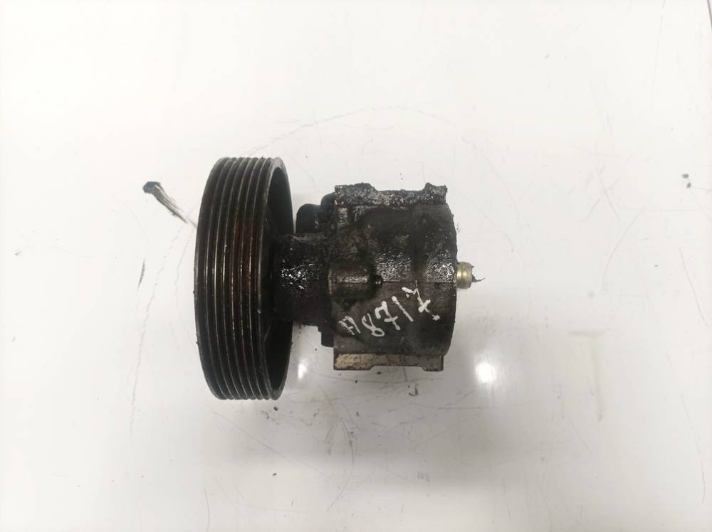 26081479RS Renault Espace 2002 Vairo stiprintuvo siurblys