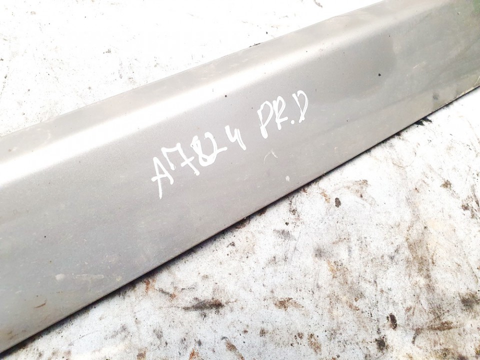 Skoda Superb 2008 Zewnętrzna listwa drzwi - PRZEDNIE PRAWE - Thumbnail 2