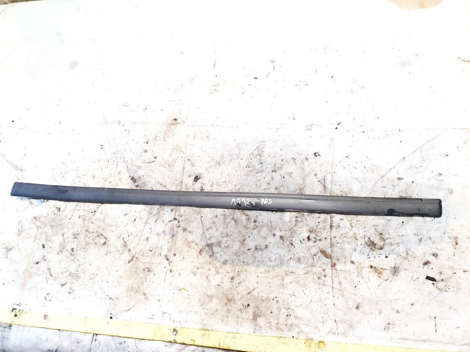 3U0853516B Skoda Superb 2008 Molding door - FRONT RIGHT