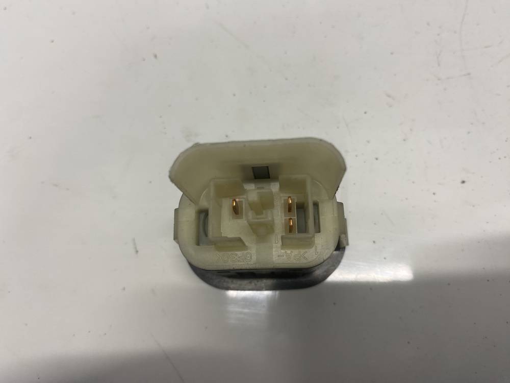 4733440 SAAB 9-5 1998 Interruptor para abrir la puerta trasera - Thumbnail 3