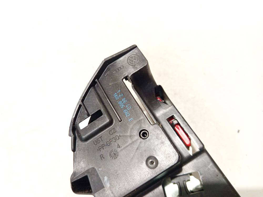 1K0885682E Volkswagen Golf 2010 Seat Lock Latch assembly - Thumbnail 3