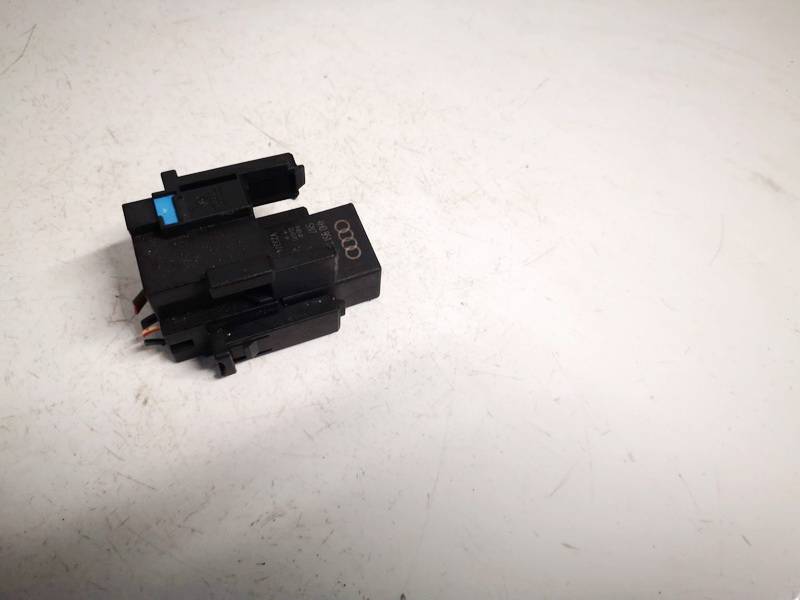 4H0951253C Volkswagen Passat 2011 Relay module - Thumbnail 3