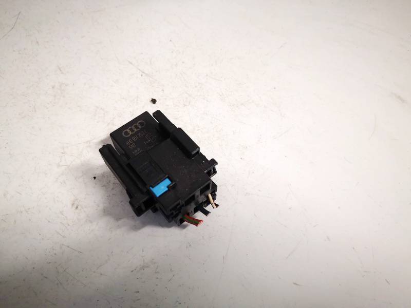 4H0951253C Volkswagen Passat 2011 Relay module - Thumbnail 2