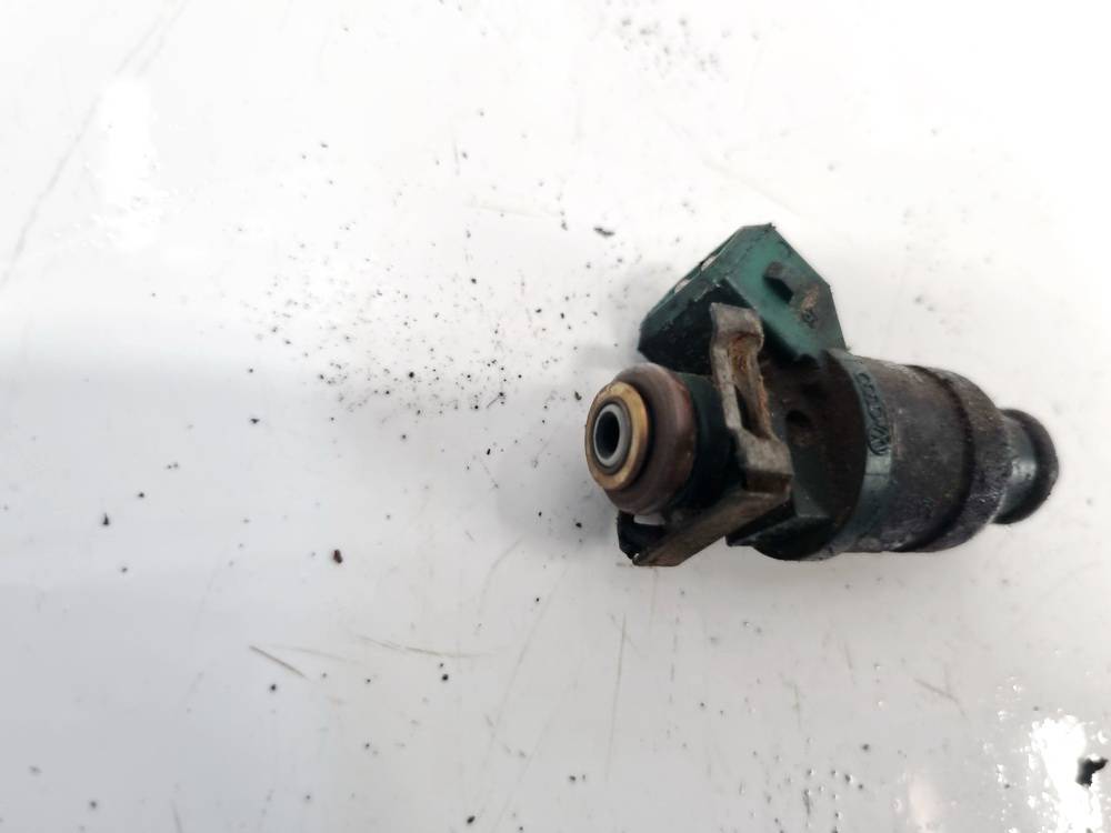 037906031AA Volkswagen Golf 1998 Fuel Injector - Thumbnail 2