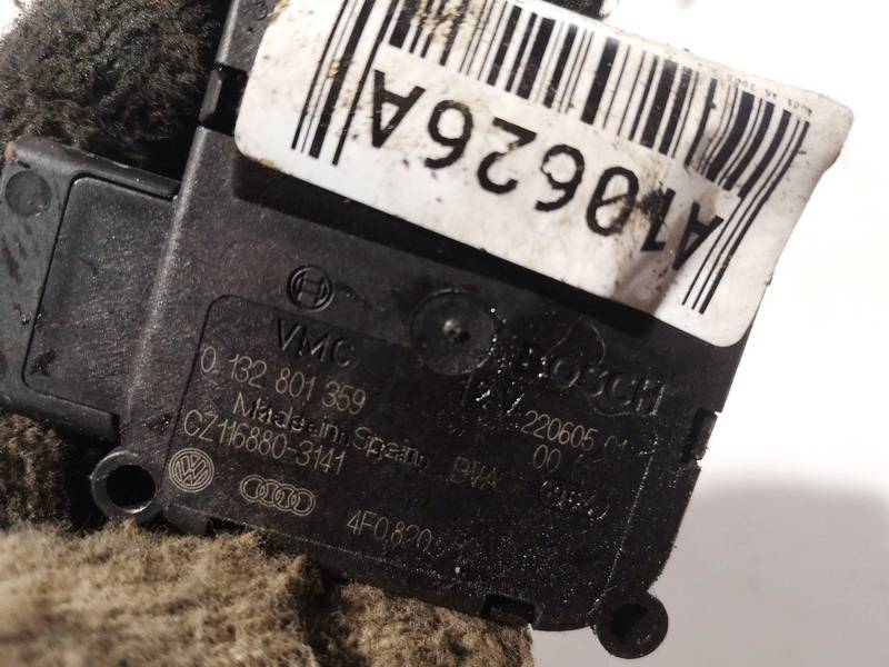 0132801359 Audi A6 2005 кронштейн моторчика заслонки отопителя - Thumbnail 3