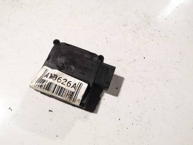 0132801359 Audi A6 2005 кронштейн моторчика заслонки отопителя