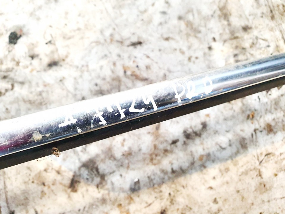 Skoda Superb 2008 Listón embellecedor de la ventana de la puerta delantera - DELANTERO DERECHO - Thumbnail 2