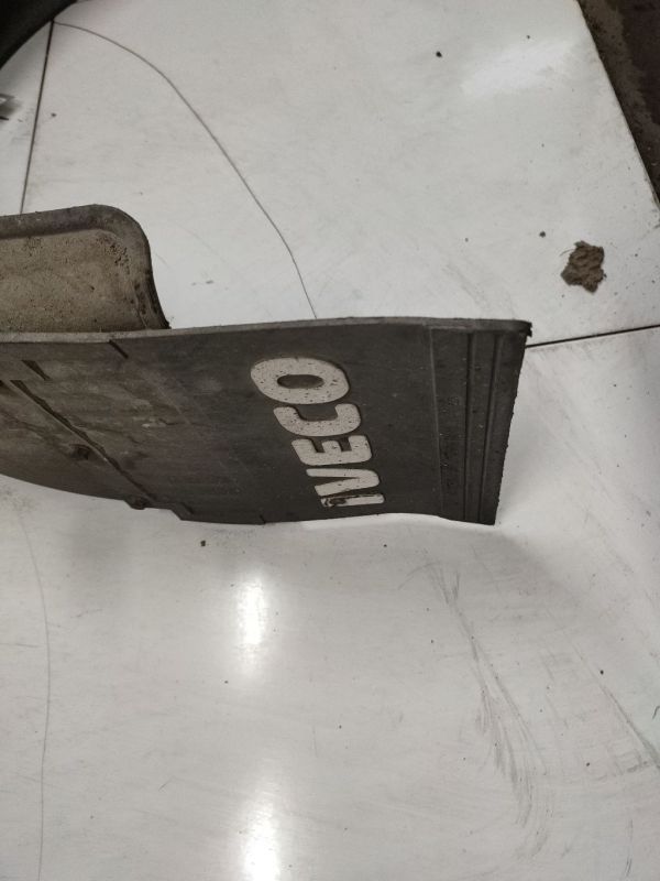 Iveco Daily 2007 Revestimientos de la aleta antisalpicaduras -  DELANTERO IZQUIERDO - Thumbnail 4