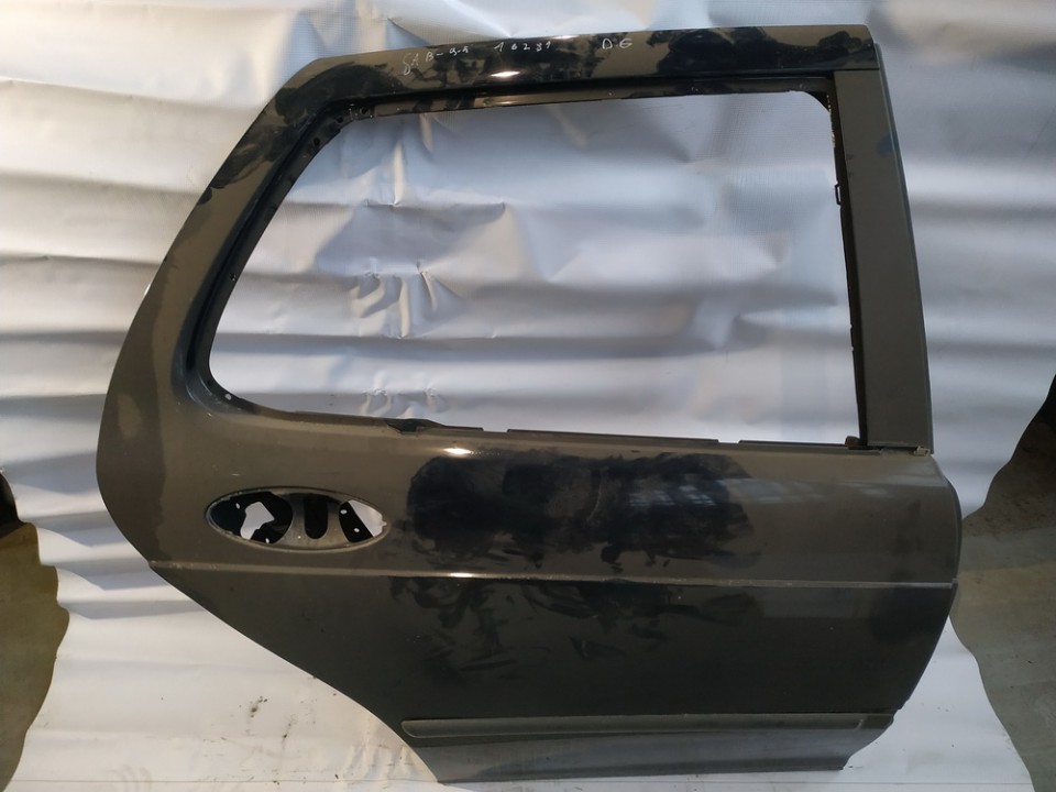 MELYNOS SAAB 9-5 2000 Durys G.D.