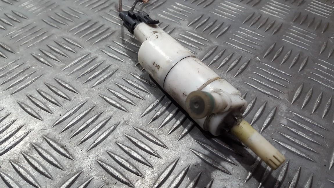 8TW00754016 Chrysler 300C 2006 Windshield Windscreen Washer Pump