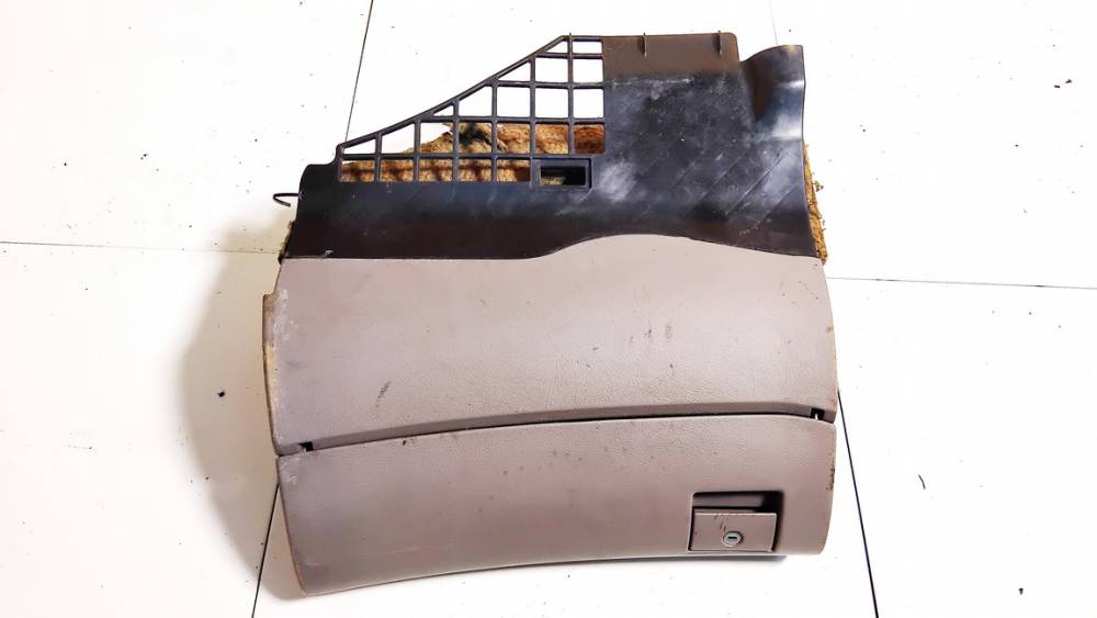 8D1857035D Audi A4 1997 Guantera