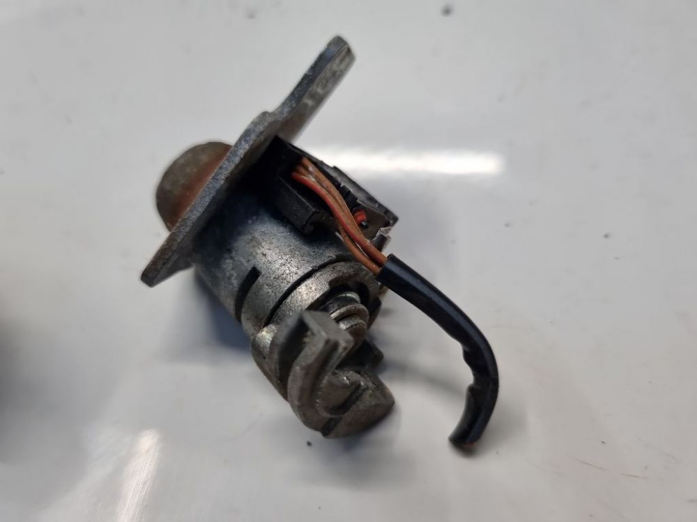 3U0827573 Skoda Superb 2005 Aizmugurējā vāka slēdziņa - AIZMUGURE - Thumbnail 3