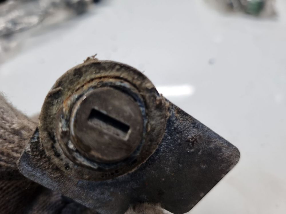 3U0827573 Skoda Superb 2005 Aizmugurējā vāka slēdziņa - AIZMUGURE - Thumbnail 4