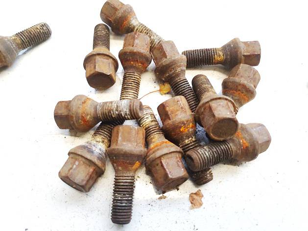 Opel Vectra 2003 Vehicle Wheel Nuts kit