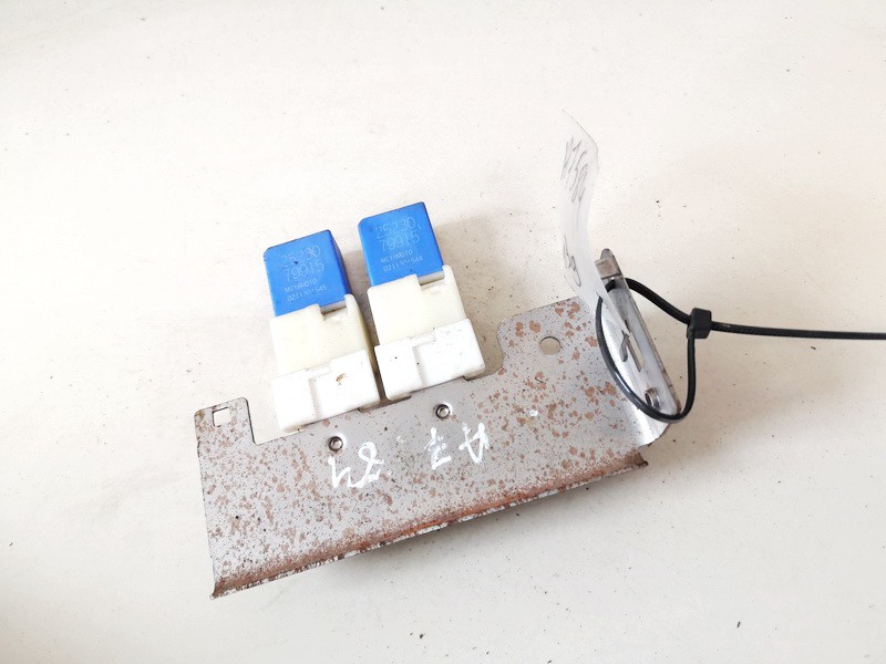 2523079915 Nissan Murano 2003 Relay module - Thumbnail 3