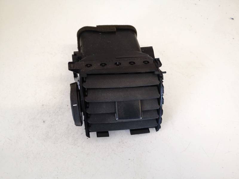 1556442050 Toyota Auris 2007 Dash Vent (Air Vent Grille)
