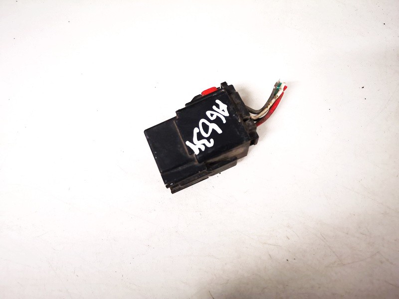 Chrysler Voyager/Grand Voyager MPV 2.5 TD (VM_425CLIEE_36B) RELAY MISCELLANEOUS 2000  04707900aa