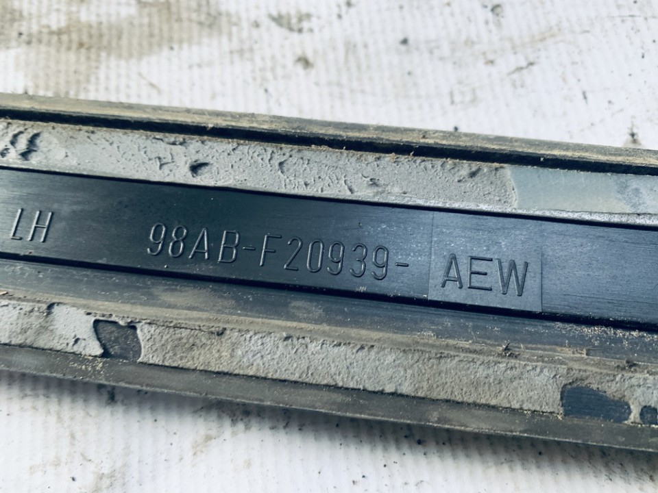 98ABF20939AEW Ford Focus 1999 Molding door - FRONT LEFT - Thumbnail 3