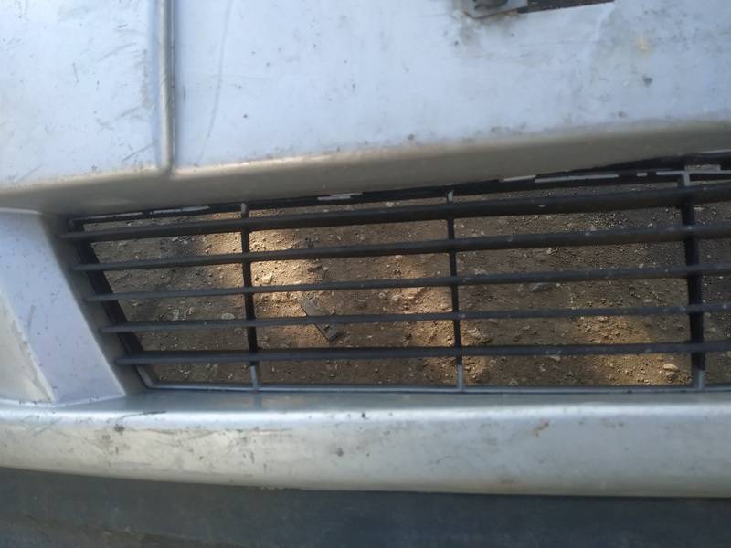 Opel Vectra 2003 Bumper Grille - FRONT CENTER