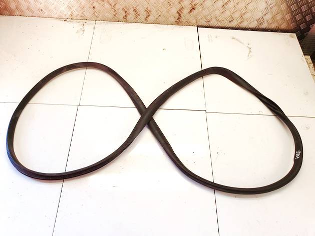 Tesla Model Y 2023 Уплотнительная резина