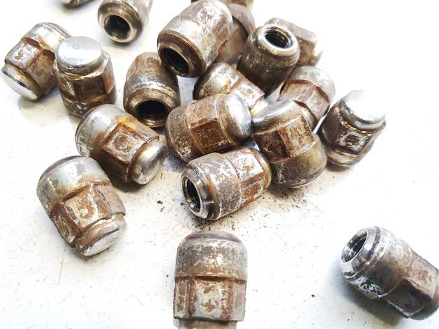 Honda Accord 2004 Vehicle Wheel Nuts kit